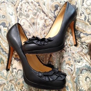 Ann Taylor Black Leather Ruffle heels sz 7.5